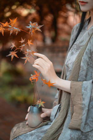 白丝极品老师娇喘呻吟小说