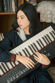 鬼鬼谈主动公开未婚生子