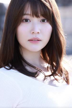 女人趴下脱了内裤光着屁股喷白