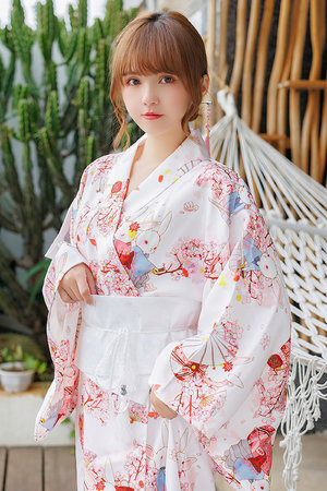 我和两个继拇交换做爰