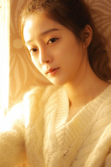 女性扒开大腿内侧小肚子痒