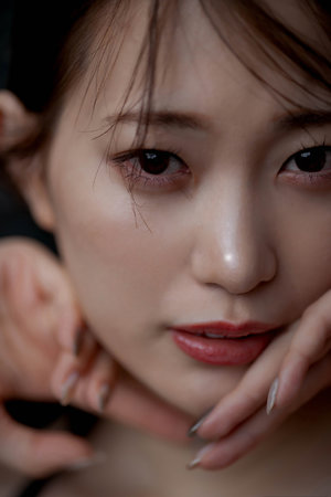 扒开腿挺进肉蒂抽搐喷潮动态图