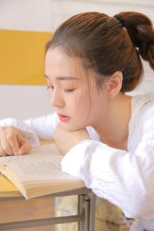 丝袜脚上浓浓的精华液图片大全