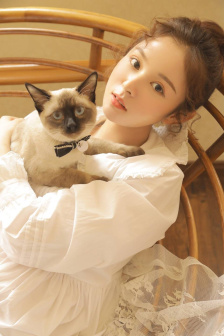 上海一小区因人手不足居民自采核酸