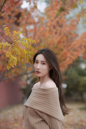 国产美女遭强高潮开双腿