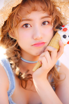 《丈夫邀部长来家吃饭》